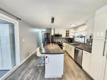 Kitchen Island Photo of 56 8220 King George Boulevard, Surrey, BC