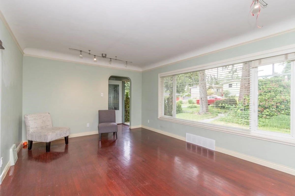 Family Room Photo of 341 W 24th Street, North Vancouver, BC