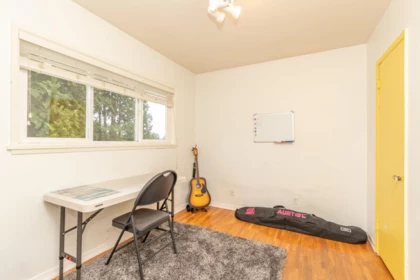 Bedroom 3 Photo of 341 W 24th Street, North Vancouver, BC
