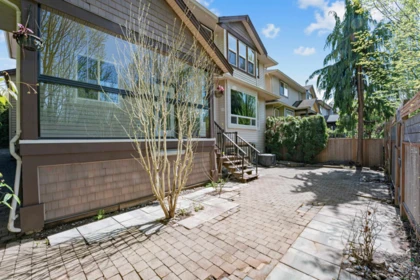 Entry Foyer Photo of 9057 216a Street, Langley, BC