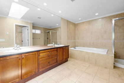 Primary Bathroom Photo of 9057 216a Street, Langley, BC