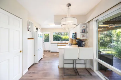 Kitchen Photo of 4110 Burkeridge Place, West Vancouver, BC