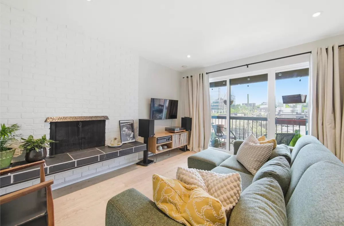 Living Room Photo of 304 1825 W 8th Avenue, Vancouver, BC