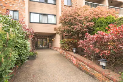 Hot Tub / Spa Photo of 304 1825 W 8th Avenue, Vancouver, BC