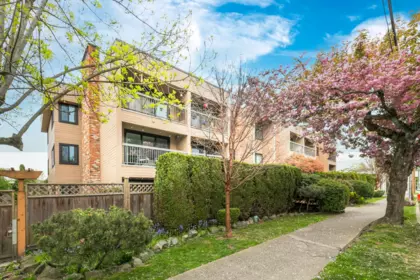 Swimming Pool Photo of 304 1825 W 8th Avenue, Vancouver, BC