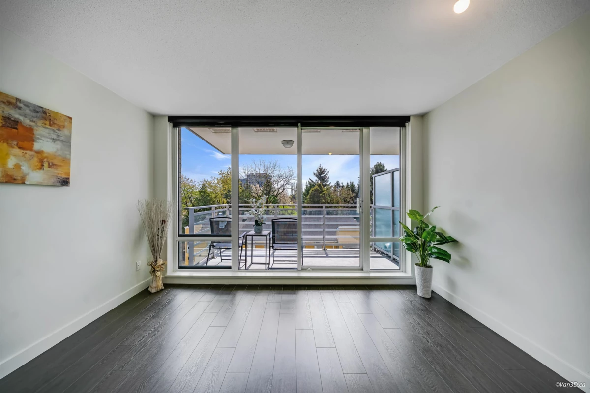 Dining Area Photo of 618 8800 Hazelbridge Way, Richmond, BC
