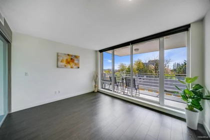 Kitchen Photo of 618 8800 Hazelbridge Way, Richmond, BC