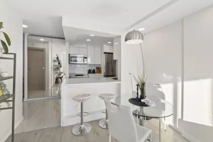 1601 2004 Fullerton Avenue, North Vancouver, BC, North Vancouver — Apartment/Condo for sale