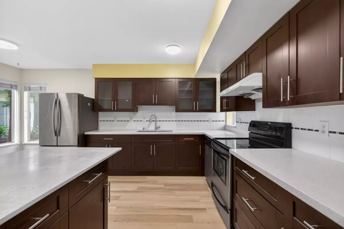 Dining Area Photo of 8 7611 Moffatt Road, Richmond, BC