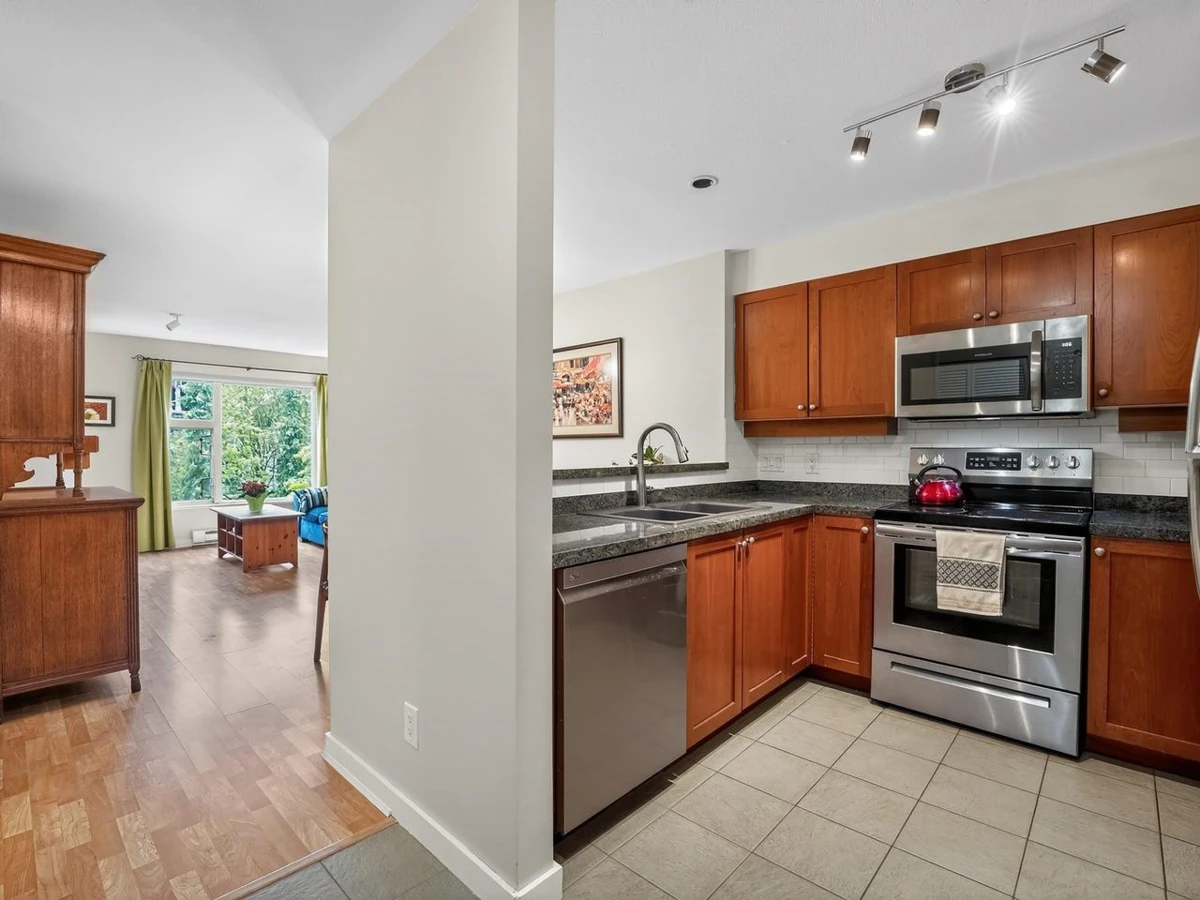 Family Room Photo of 304 675 Park Crescent, New Westminster, BC