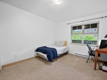 Bedroom 4 Photo of 304 675 Park Crescent, New Westminster, BC