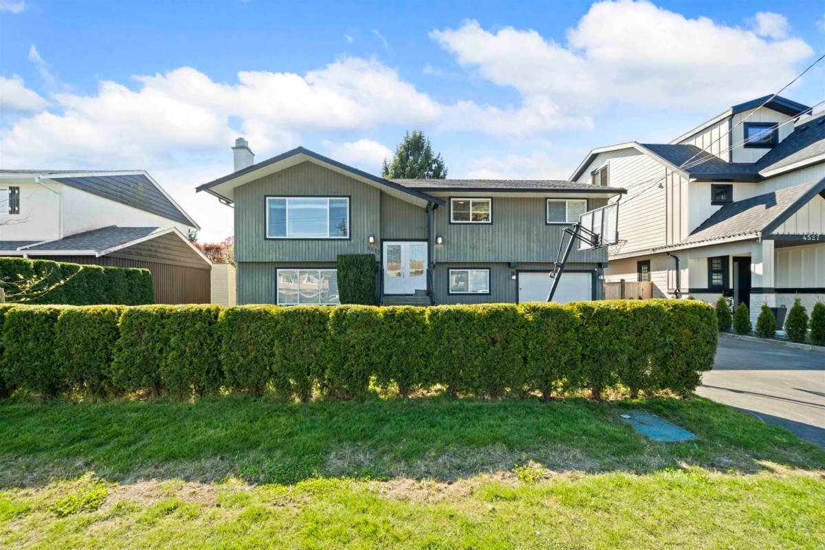Living Room Photo of 4517 46a Street, Ladner, BC