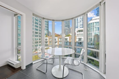 Kitchen Photo of 604 1501 Howe Street, Vancouver, BC