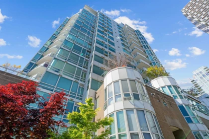 Swimming Pool Photo of 604 1501 Howe Street, Vancouver, BC
