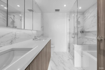 Kitchen Island Photo of 4008 9887 Whalley Boulevard, Surrey, BC