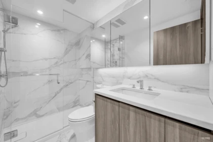 Primary Bathroom Photo of 4008 9887 Whalley Boulevard, Surrey, BC