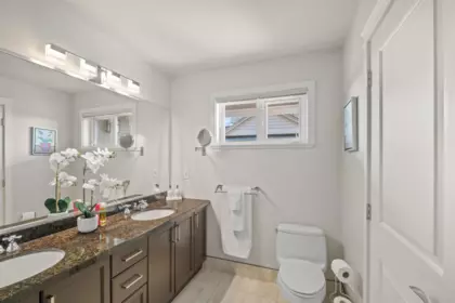 Hallway Photo of 1127 St. Andrews Avenue, North Vancouver, BC