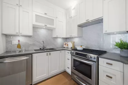 505 14855 Thrift Avenue, White Rock, BC, White Rock — Apartment/Condo for sale