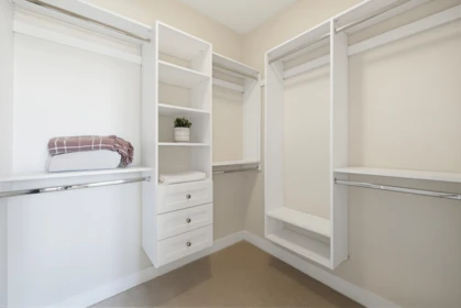 Guest Bathroom Photo of 505 14855 Thrift Avenue, White Rock, BC
