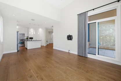 Primary Bedroom Photo of 505 14855 Thrift Avenue, White Rock, BC