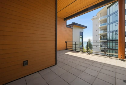 Swimming Pool Photo of 505 14855 Thrift Avenue, White Rock, BC