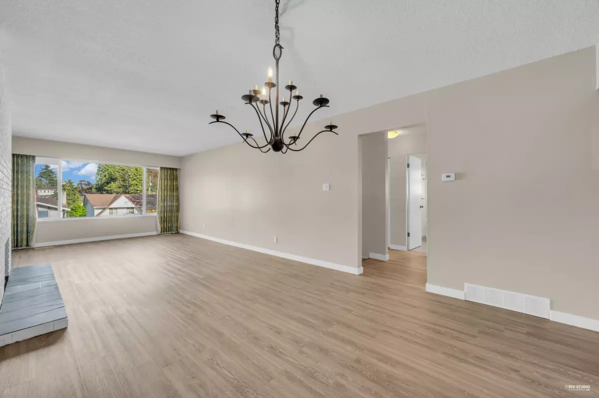 Dining Area Photo of 4251 Barker Avenue, Burnaby, BC
