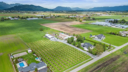 Community Amenities Photo (Clubhouse) of 42383 Sinclair Road, Sardis - Greendale, BC