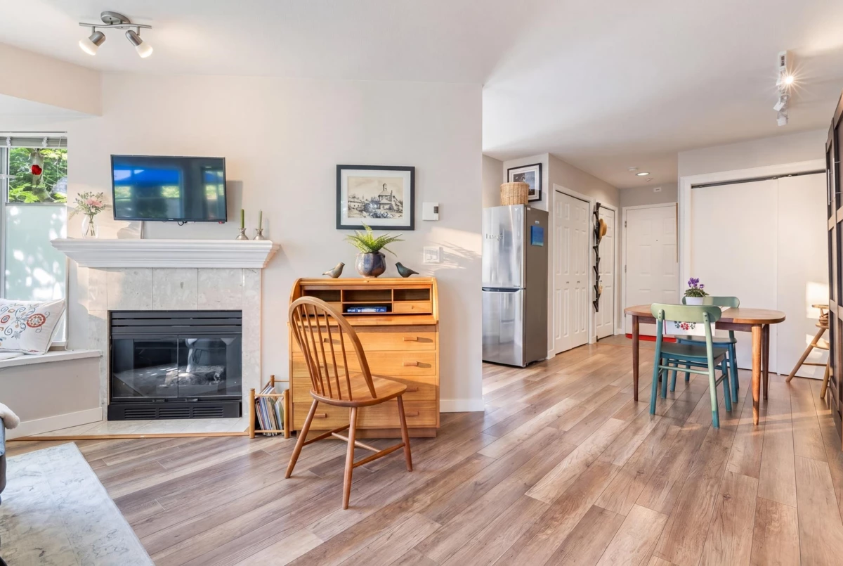 Dining Area Photo of 101 131 W 20th Street, North Vancouver, BC