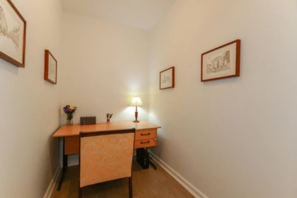 Walk-In Closet Photo of 307 1551 Foster Street, White Rock, BC
