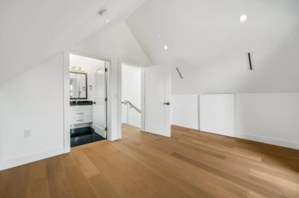 Entry Foyer Photo of 1 950 W 17th Avenue, Vancouver, BC