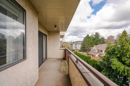 Walk-In Closet Photo of 208 32885 George Ferguson Way, Abbotsford, BC