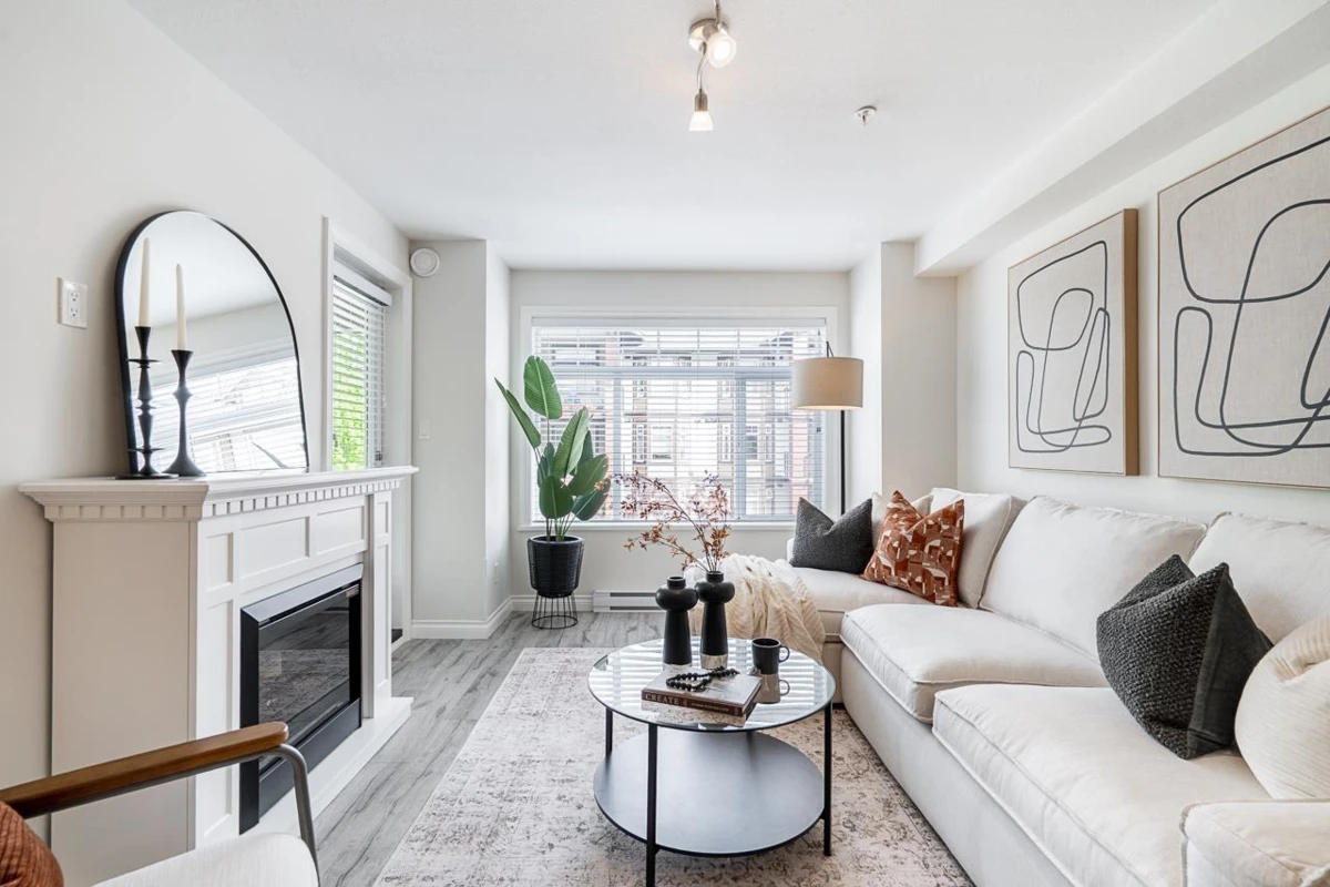 Family Room Photo of 323 5650 201a Street, Langley, BC