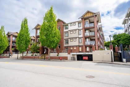 Hot Tub / Spa Photo of 323 5650 201a Street, Langley, BC
