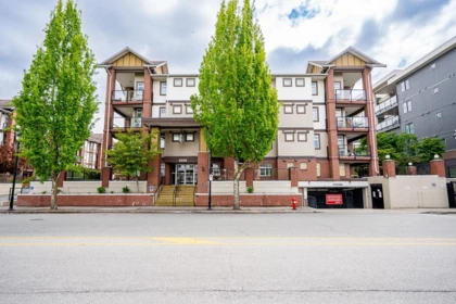 Swimming Pool Photo of 323 5650 201a Street, Langley, BC