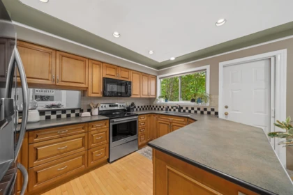 Primary Bathroom Photo of 175 1140 Castle Crescent, Port Coquitlam, BC