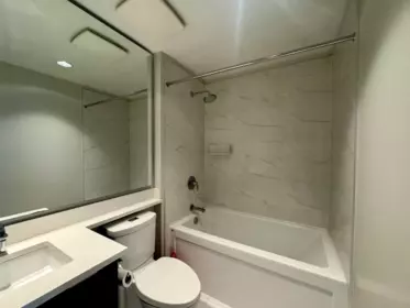 Primary Bathroom Photo of 416 9366 Tomicki Avenue, Richmond, BC