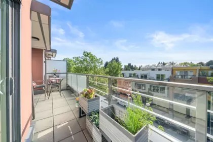 Front Yard Photo of 516 3456 Commercial Street, Vancouver, BC