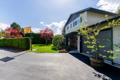 Garden / Landscaping Photo of 12305 221 Street, Maple Ridge, BC