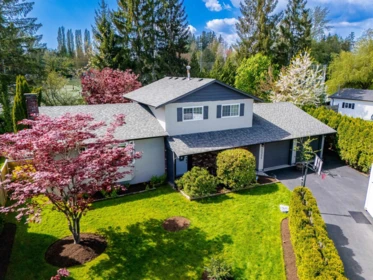 Hot Tub / Spa Photo of 12305 221 Street, Maple Ridge, BC
