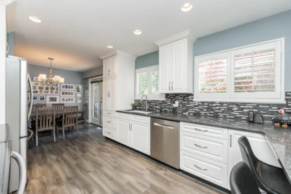 Kitchen Island Photo of 12305 221 Street, Maple Ridge, BC
