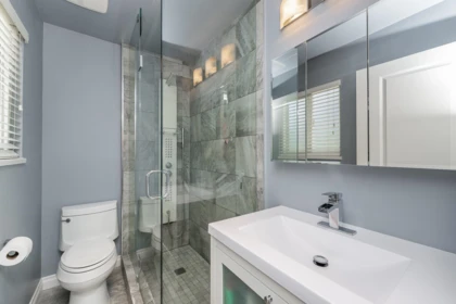 Powder Room Photo of 12305 221 Street, Maple Ridge, BC