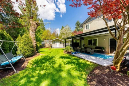 Staircase Photo of 12305 221 Street, Maple Ridge, BC
