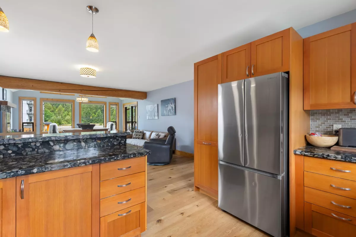Dining Area Photo of 1482 Balsam Street, Pemberton, BC