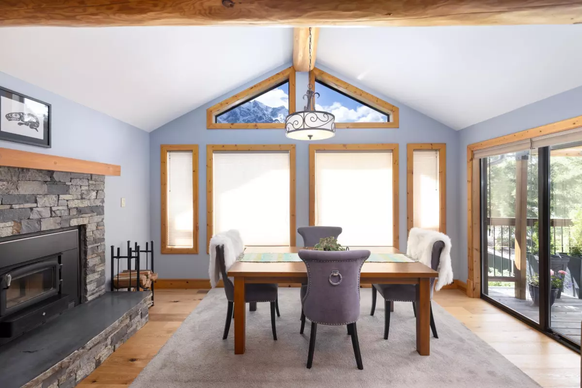 Kitchen Photo of 1482 Balsam Street, Pemberton, BC