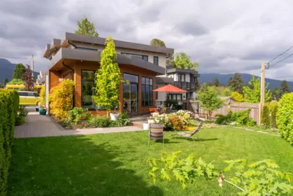 Backyard Photo of 900 Hendry Avenue, North Vancouver, BC