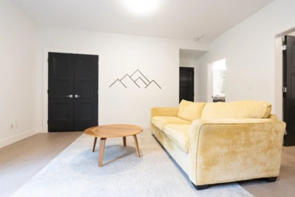 Hot Tub / Spa Photo of 900 Hendry Avenue, North Vancouver, BC