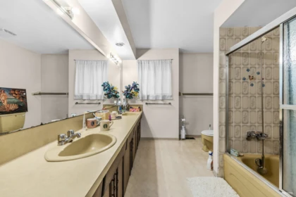 Primary Bathroom Photo of 4200 Coventry Drive, Richmond, BC