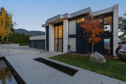 Swimming Pool Photo of 1027 Millstream Road, West Vancouver, BC