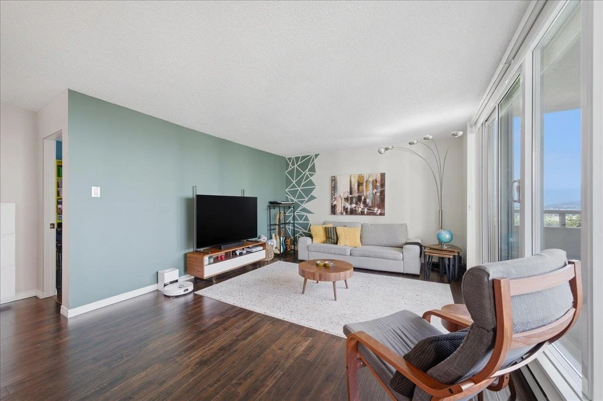 Living Room Photo of 1006 4160 Sardis Street, Burnaby, BC