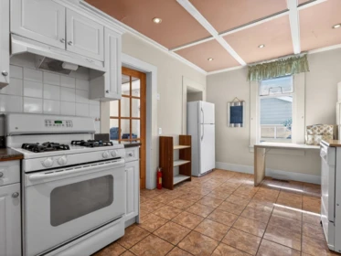 Breakfast Nook Photo of 836 Thirteenth Street, New Westminster, BC